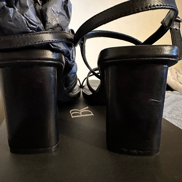 NIB BR 3 inch Strappy sandals - Picture 9 of 12